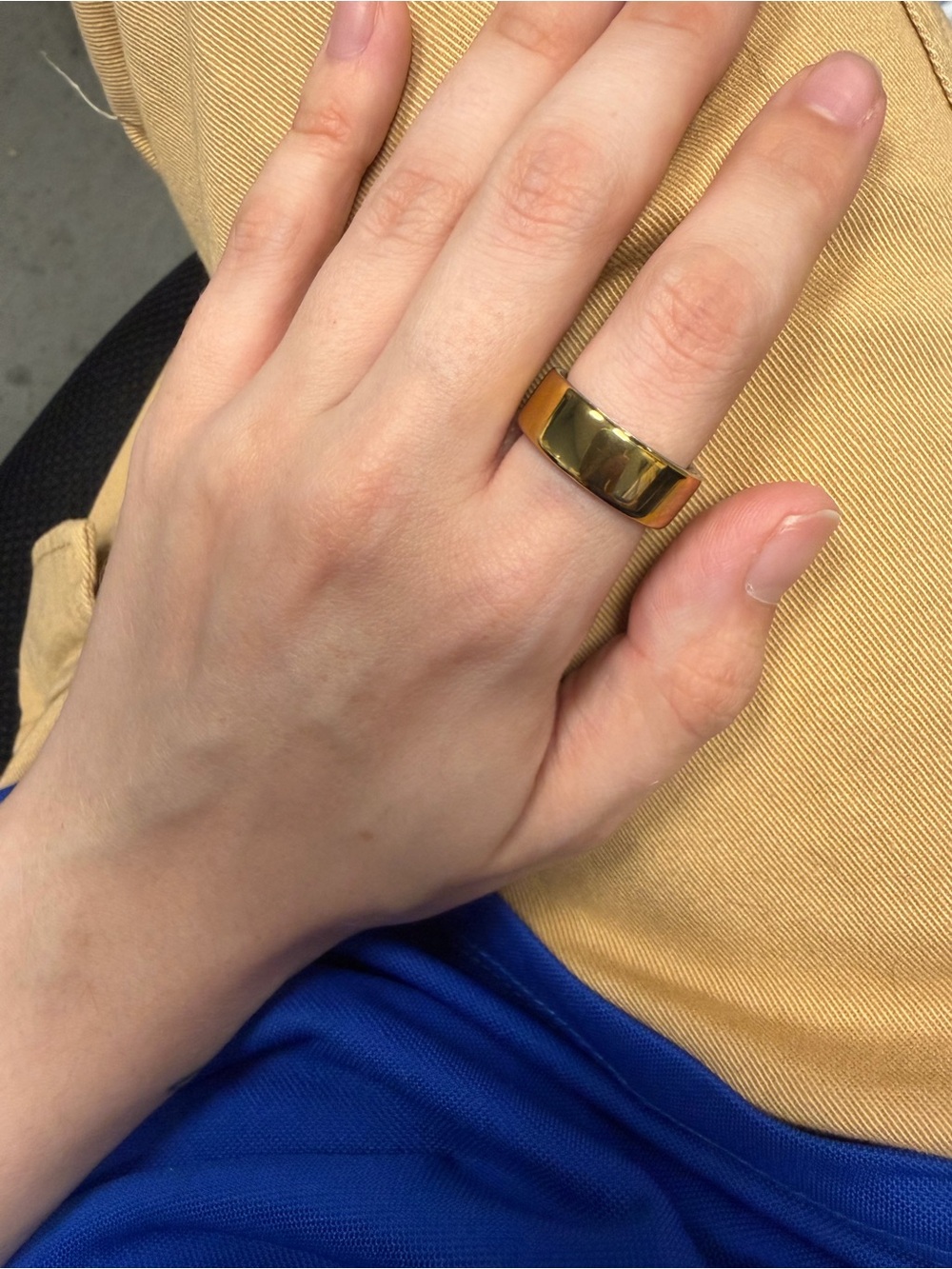Oura ring gen 4 gold size 7